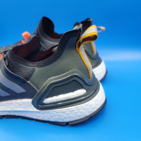 Adidas UltraBoost Cold.RDY Men's Running Shoes Size US 8 Black Orange EG9798 New - Picture 2 of 13